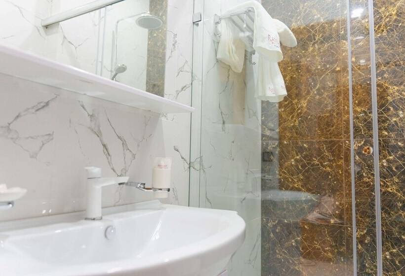 هتل Ramada By Wyndham Turkistan