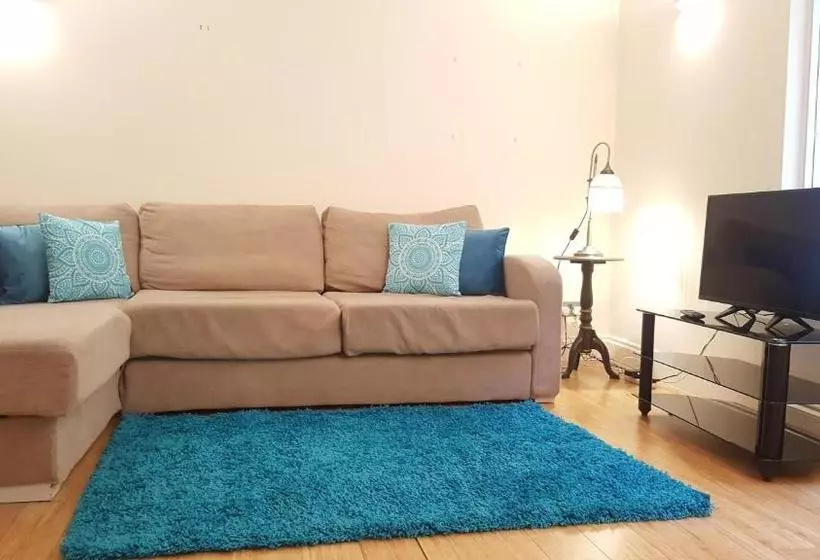 Still Life Monument Executive