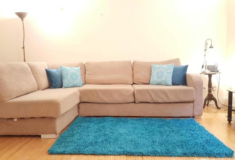 Still Life Monument Executive