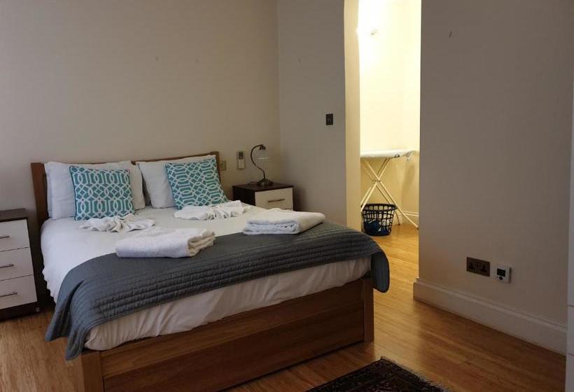 Still Life Monument Executive