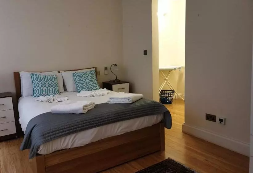 Still Life Monument Executive