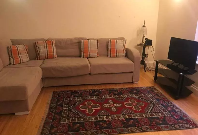 Still Life Monument Executive