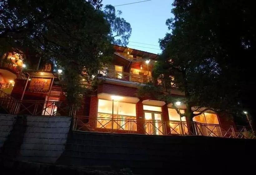 בית מלון כפרי Alpine Club