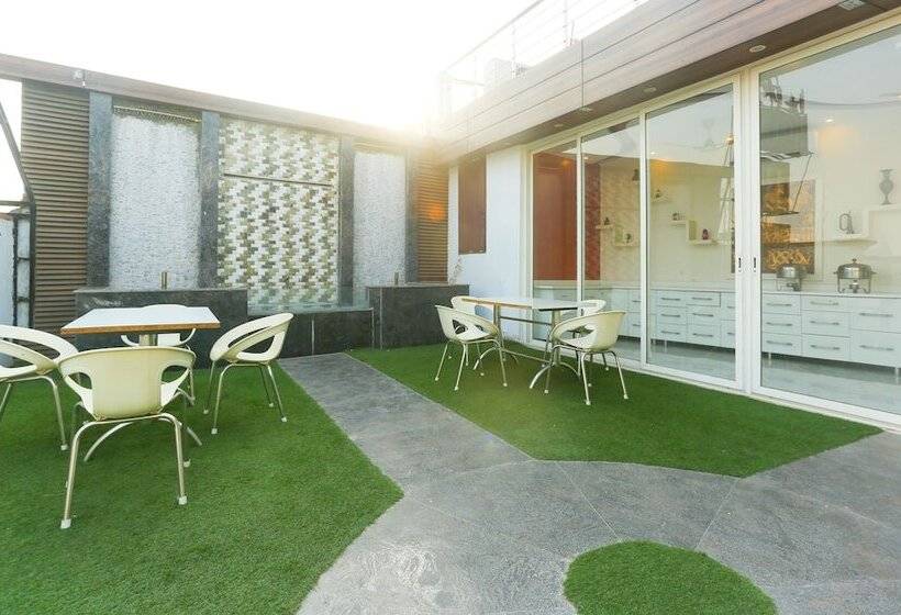 בית מלון כפרי Blessings On Road Near New Delhi Railway Station