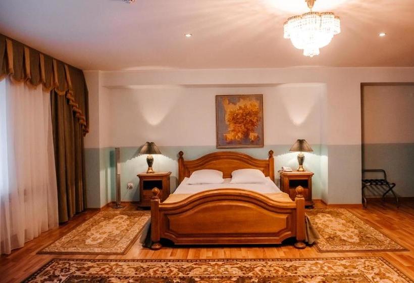 هتل Derzhavinskaya-tambov