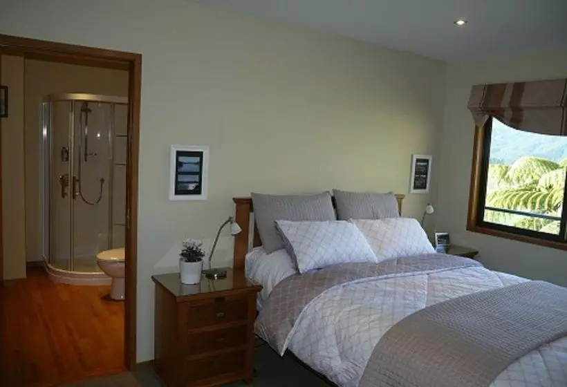 هتل Okiwa Bay Lodge