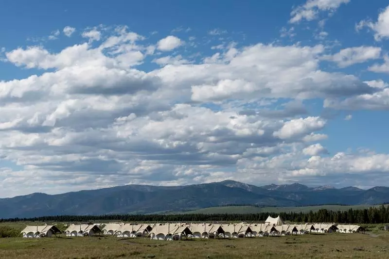 ホテル Under Canvas West Yellowstone