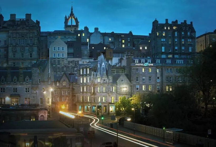 Motel One Edinburgh Royal