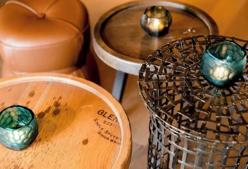 Motel One Edinburgh Royal