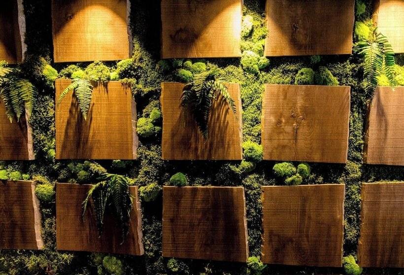 Motel One Edinburgh Royal