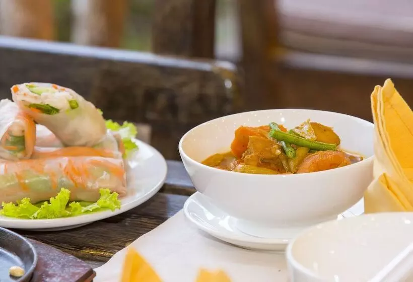 Palm Village Resort & Spa