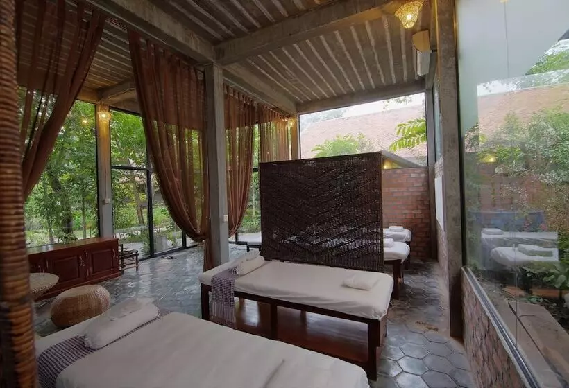 Palm Village Resort & Spa
