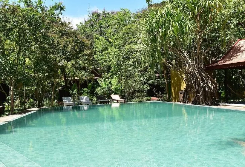 Palm Village Resort & Spa