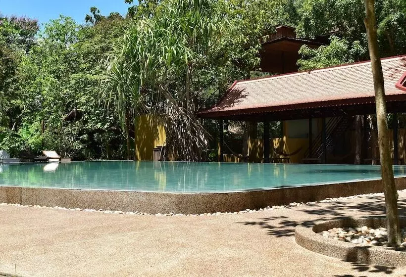 Palm Village Resort & Spa