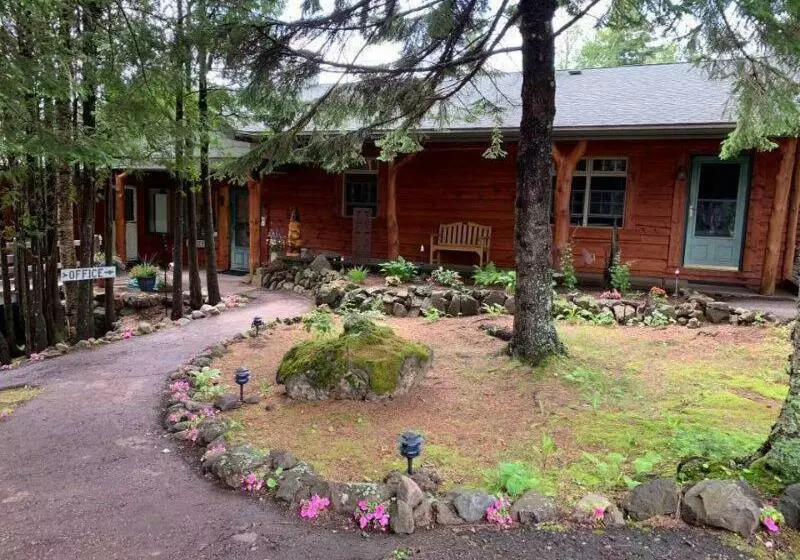 Retkeilymaja Thomsonite Inn On Lake Superior