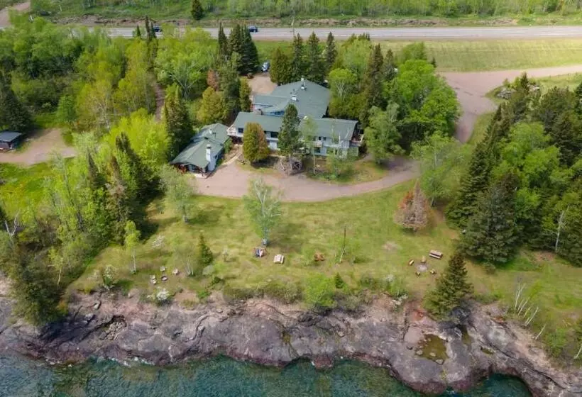 Retkeilymaja Thomsonite Inn On Lake Superior