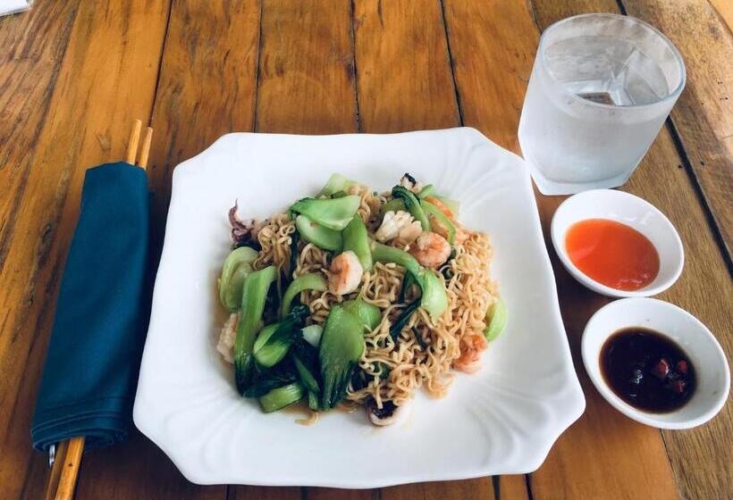 فندق Kampot Riverfront Boutique