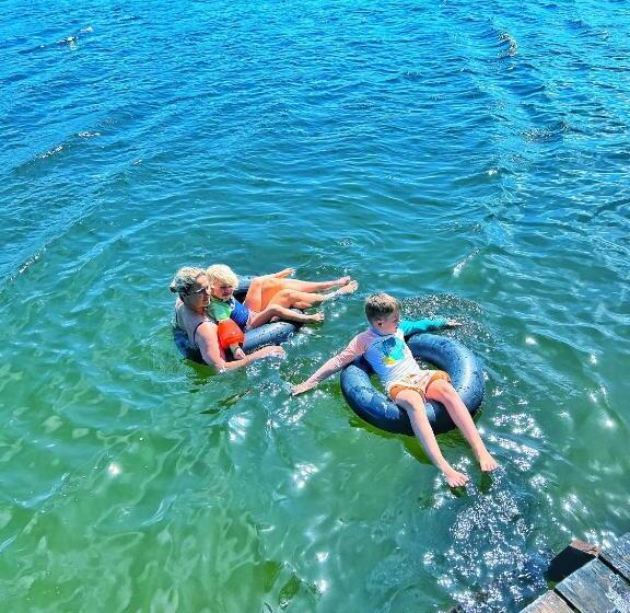 فندق Kampot Riverfront Boutique