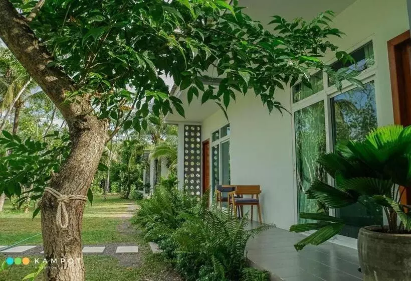هتل Kampot Riverfront Boutique
