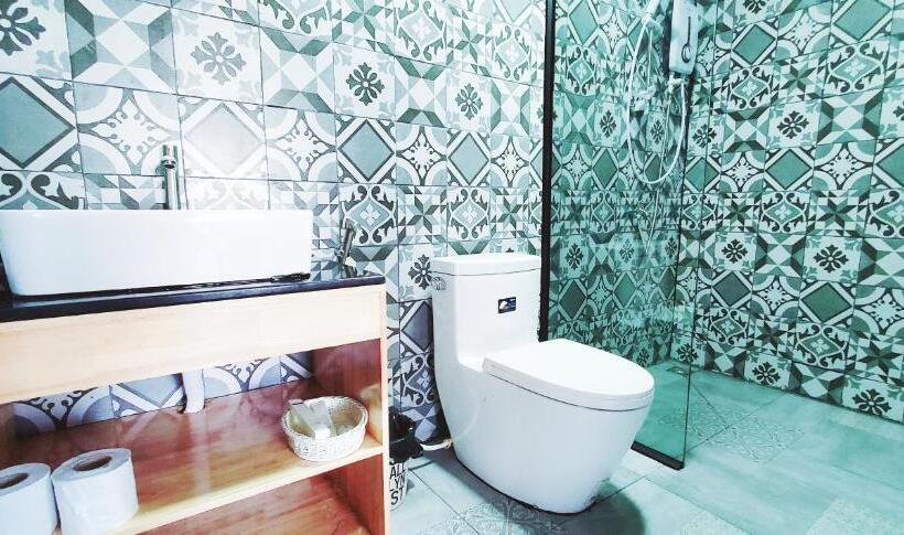 فندق Kampot Riverfront Boutique