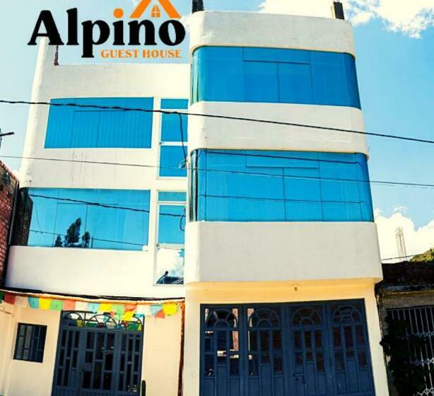 פנסיון Alpino Guest House