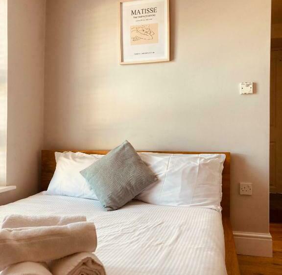 Pensió Bloomfield  At Stayboom