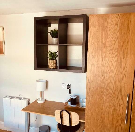 Pensió Bloomfield  At Stayboom