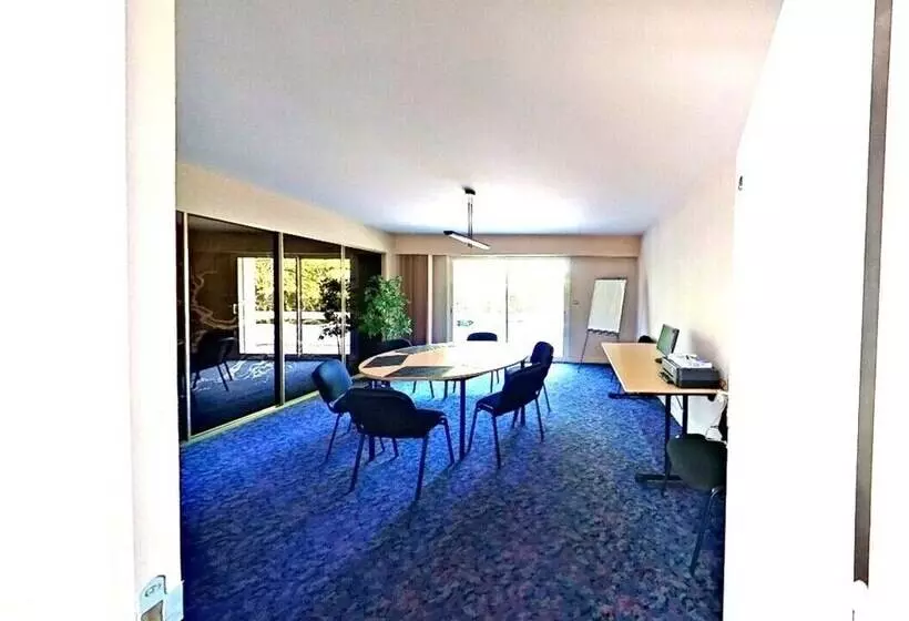 Majatalo Les Jardins De La Muse, Piscine Couverte, Spa Et Fitness