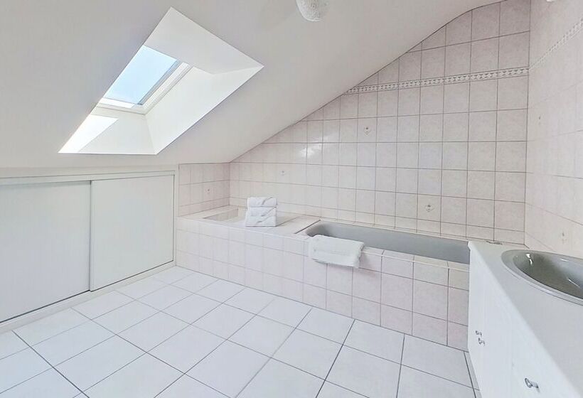 ペンション Les Jardins De La Muse, Piscine Couverte, Spa Et Fitness