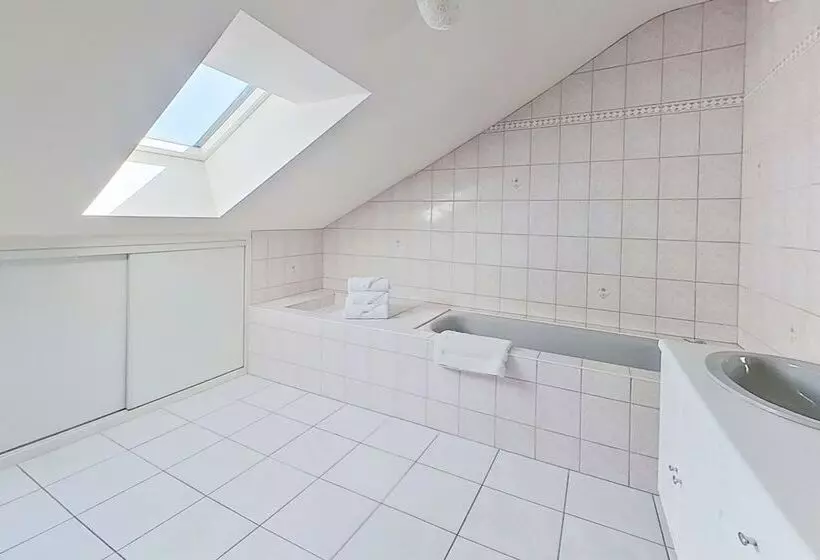 Majatalo Les Jardins De La Muse, Piscine Couverte, Spa Et Fitness