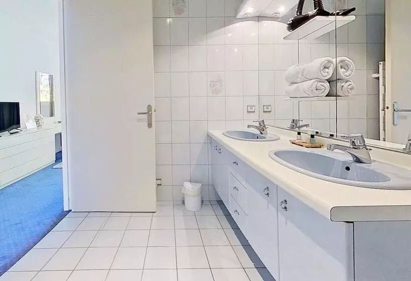 Majatalo Les Jardins De La Muse, Piscine Couverte, Spa Et Fitness