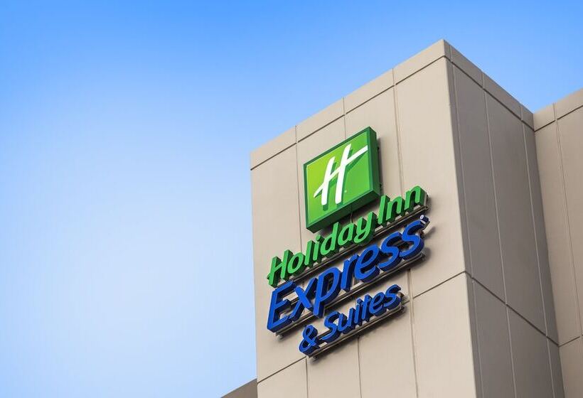 בית מלון כפרי Holiday Inn Express & Suites Sunshine Coast, An Ihg