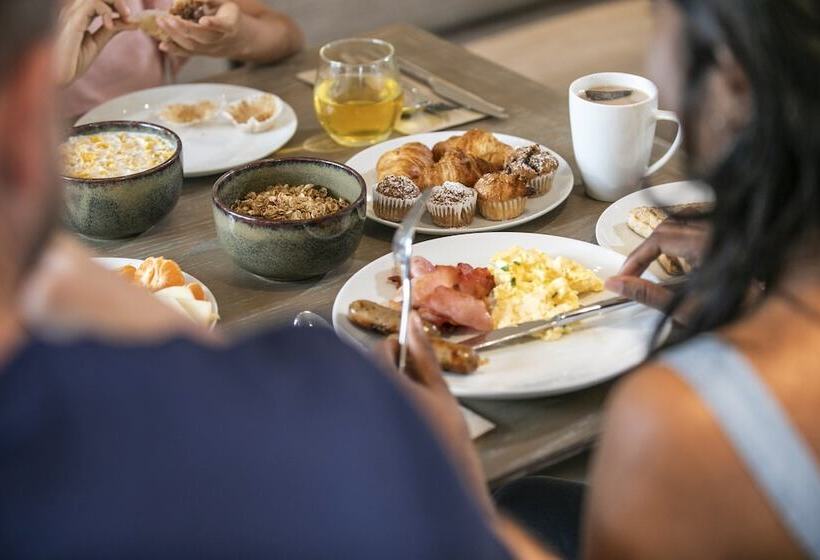 בית מלון כפרי Holiday Inn Express & Suites Sunshine Coast, An Ihg