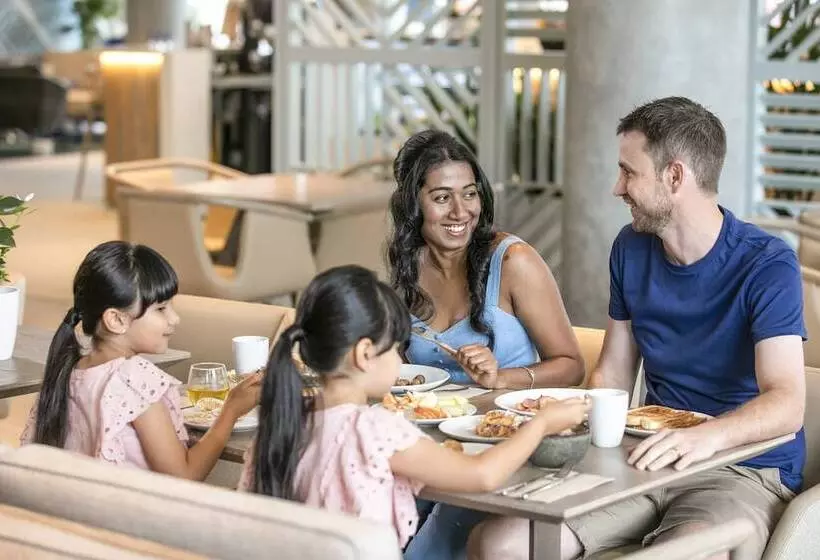 Hotelli Holiday Inn Express & Suites Sunshine Coast, An Ihg