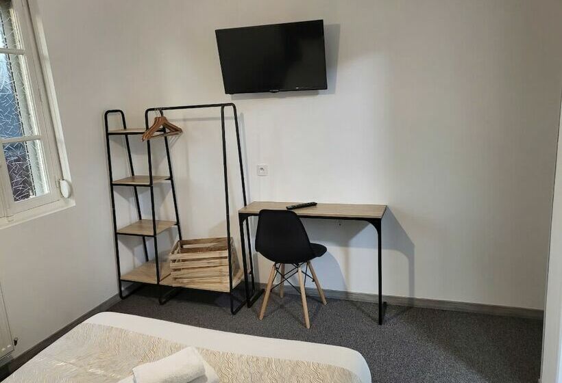 ホテル Hôtel Restaurant Le Picardie