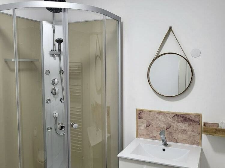 ホテル Hôtel Restaurant Le Picardie