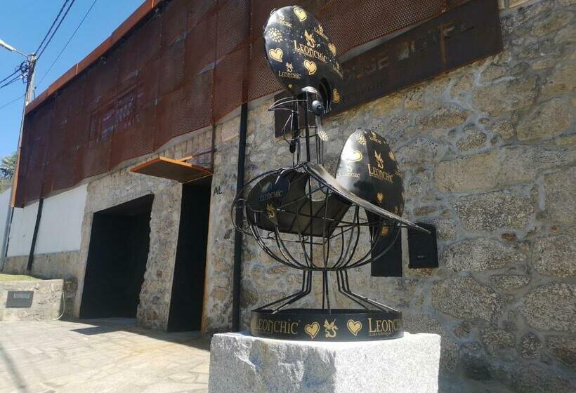 호텔 Leonchic   Guest House Com Piscina De água Salgada