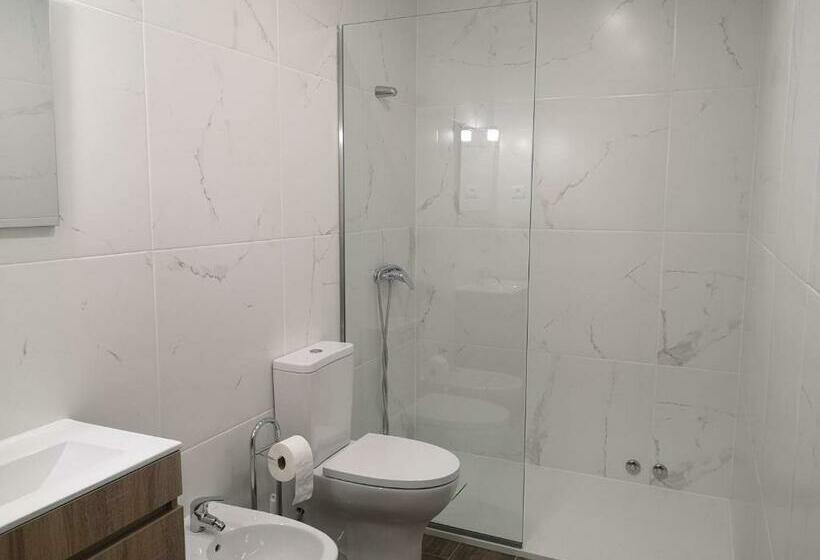 호텔 Leonchic   Guest House Com Piscina De água Salgada