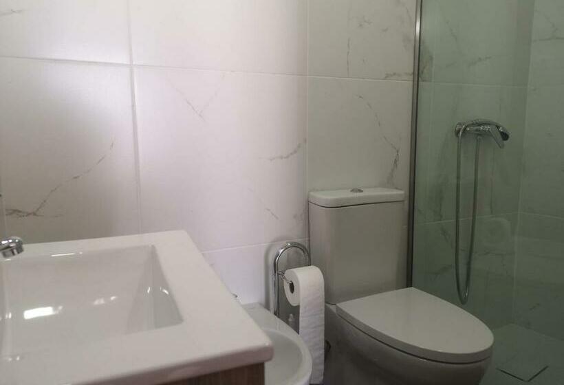 호텔 Leonchic   Guest House Com Piscina De água Salgada