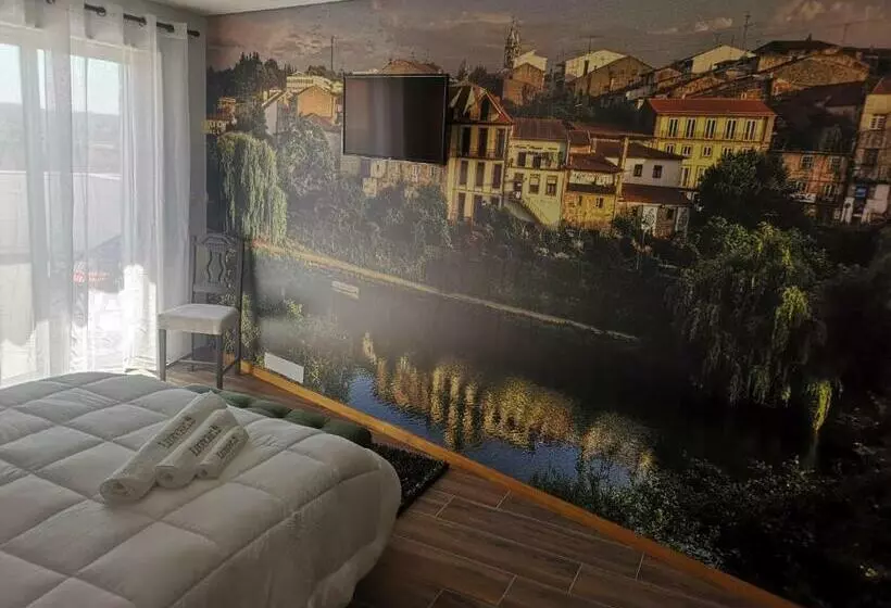 ホテル Leonchic   Guest House Com Piscina De água Salgada