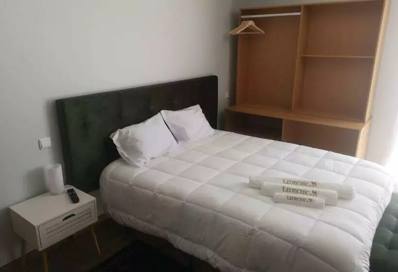 ホテル Leonchic   Guest House Com Piscina De água Salgada