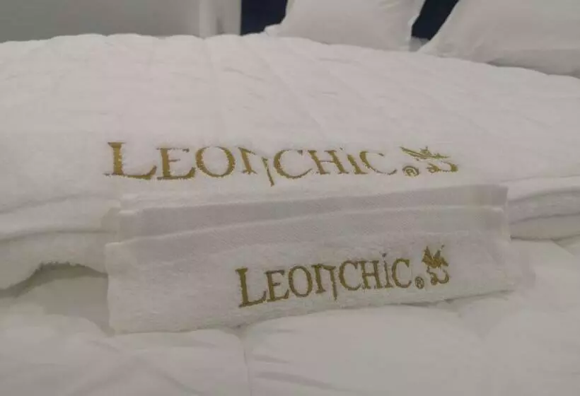 ホテル Leonchic   Guest House Com Piscina De água Salgada