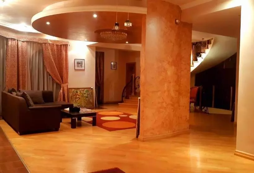 پانسیون Monument Guesthouse