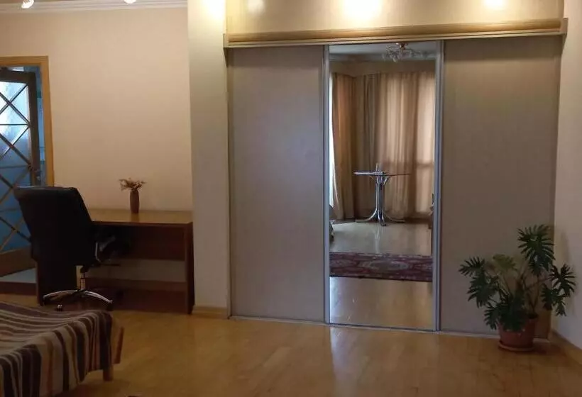 پانسیون Monument Guesthouse