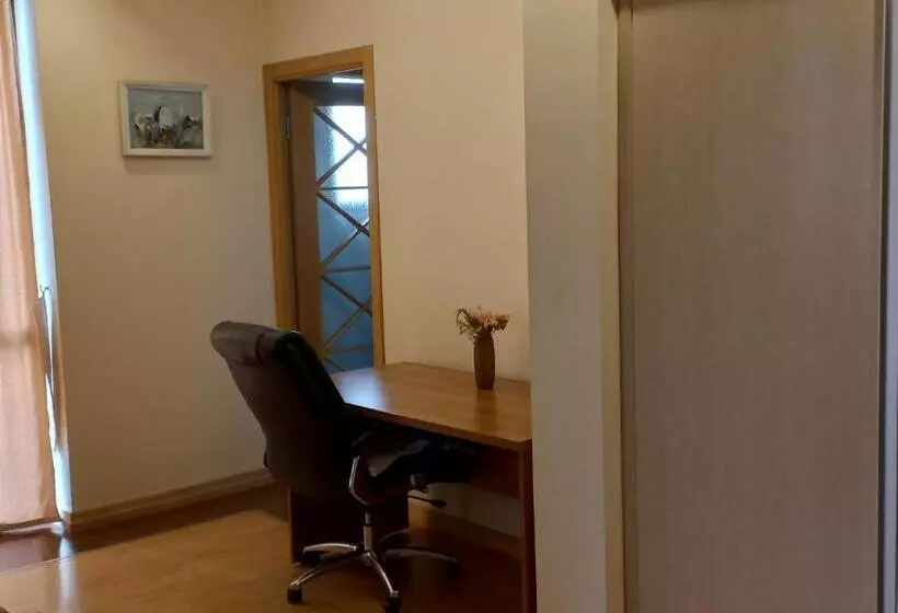 پانسیون Monument Guesthouse