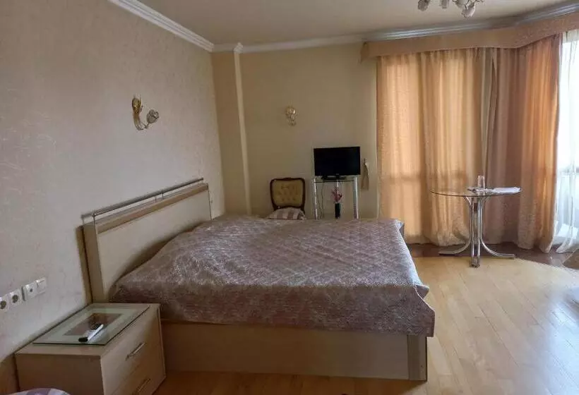 پانسیون Monument Guesthouse