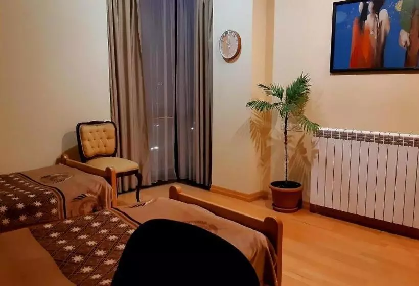 پانسیون Monument Guesthouse