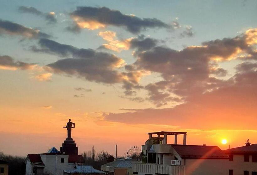 پانسیون Monument Guesthouse