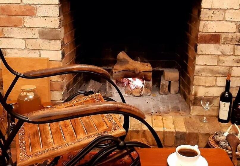 پانسیون Monument Guesthouse