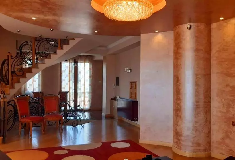 پانسیون Monument Guesthouse